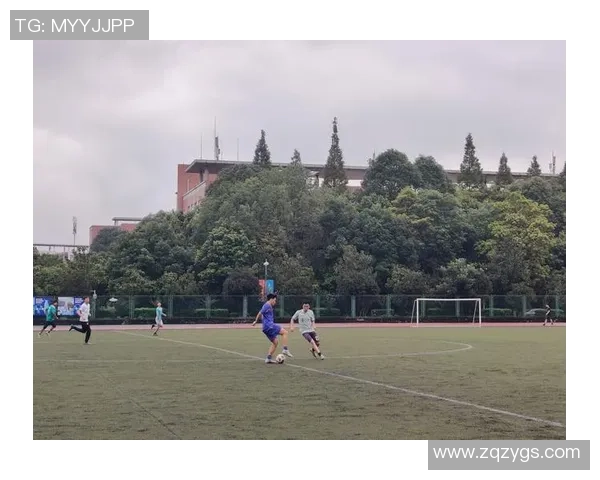 成都足球队战术解析与未来发展展望探讨